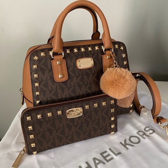 Michael Kors studded dome Satchel with matching wallet - Picture 2 of 9